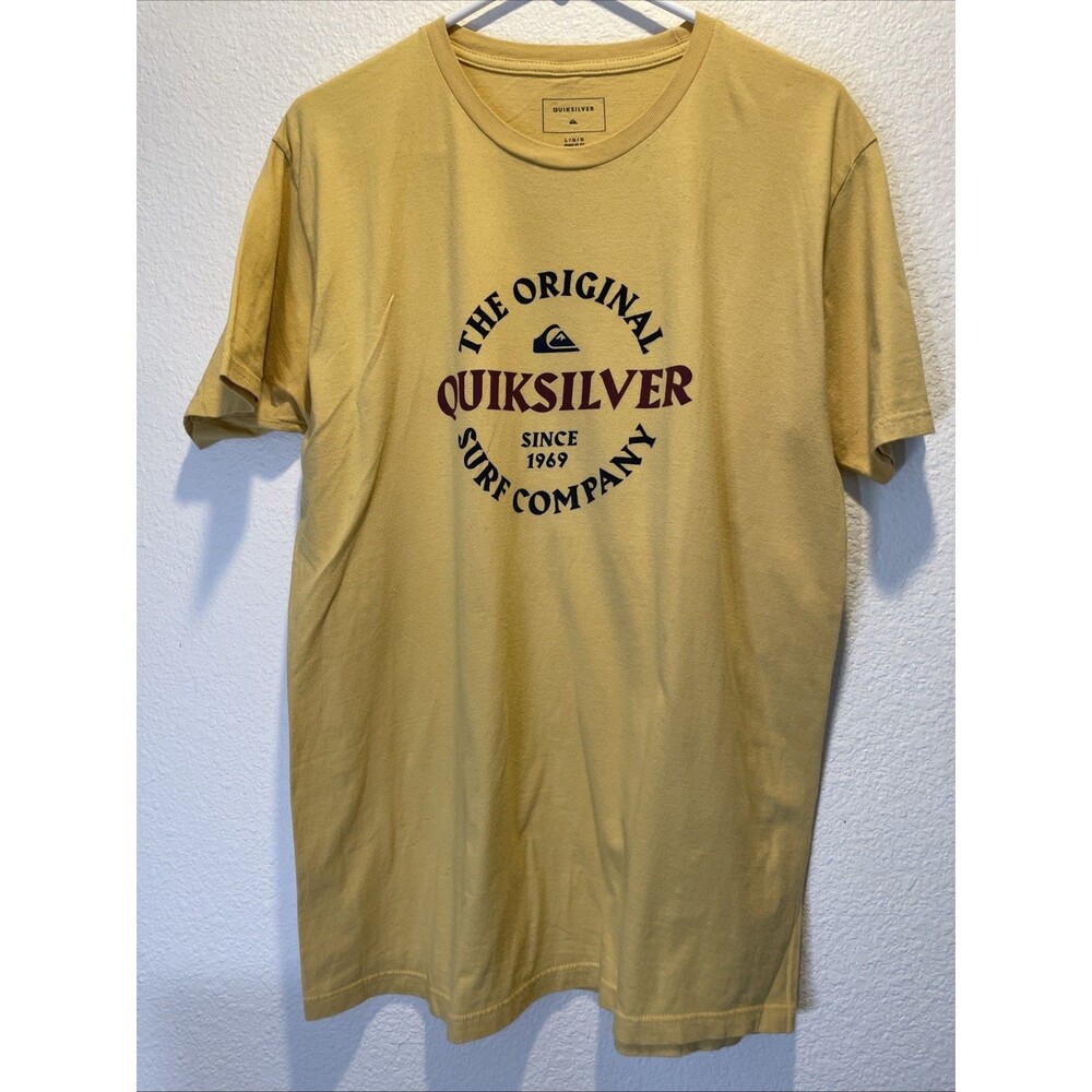 QUIKSILVER MEN'S TOP - URBAN STORIES SZ LARGE MUSTARD-LOGO FRONT TEE SHIRT CREW